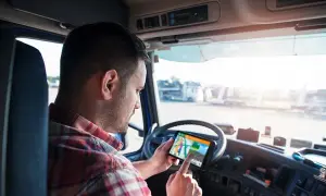Ile godzin dziennie może pracować kierowca ciężarówki? Oto prawda