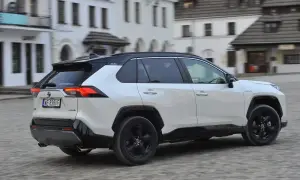 Toyota RAV4 IV - który silnik wybrać? Poradnik dla kupujących