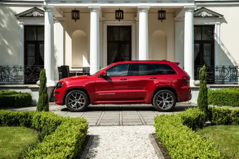 Ile pali jeep grand cherokee? Sprawdź realne spalanie i oszczędności