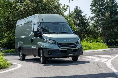 Iveco Daily: Wybierz idealny silnik do swoich potrzeb transportowych