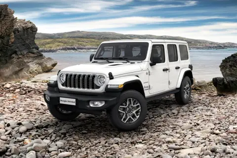 Ile pali Jeep Wrangler? Sprawdź, jak różnią się modele i generacje