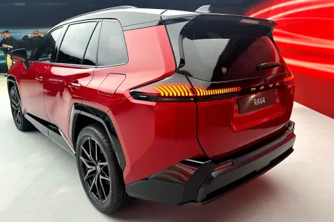 Nowa Toyota RAV4 nadchodzi: Kiedy premiera i co wiemy?