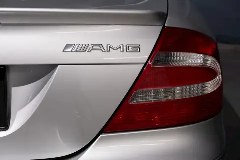 Mercedes CLK 55 AMG – potężny sportowiec z luksusowym wnętrzem i osiągami