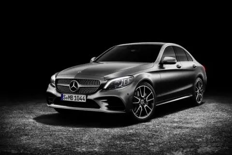 Mercedes C Klasa W205: najważniejsze dane, problemy i wymiary modelu