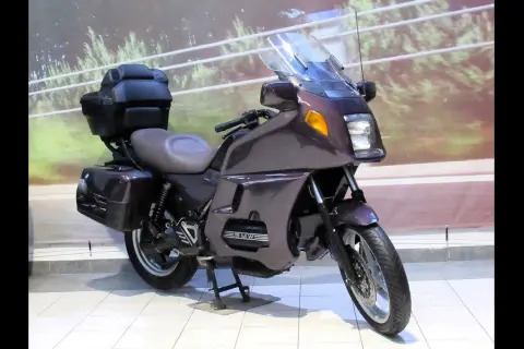 BMW K 1100 LT – komfort, osiągi i opinie użytkowników na temat motocykla