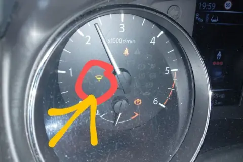 Woda w filtrze paliwa - Przyczyny, objawy i jak temu zaradzić?