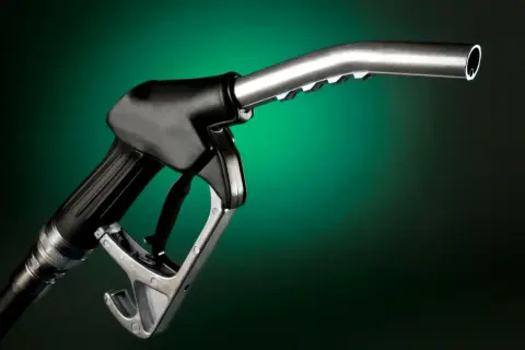 Ropa to benzyna czy diesel - co wybrać, aby zaoszczędzić?
