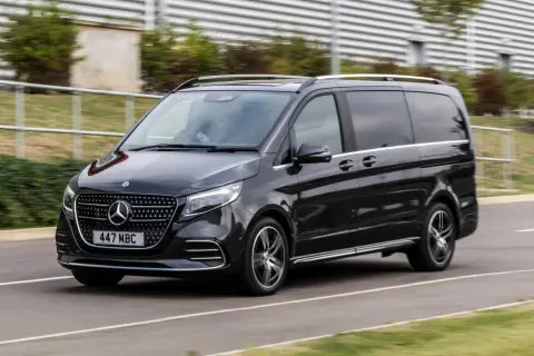 Mercedes V Klasa - luksusowy van z niezrównanym komfortem i mocą