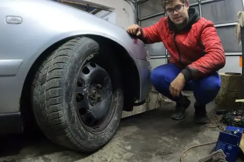 Jak ściągnąć zderzak Audi A4 B5 - proste kroki, uniknij problemów
