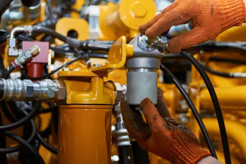 Jak odpowietrzyć siłownik hydrauliczny w samochodzie? - Kluczowe wskazówki
