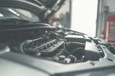 Toyota Avensis T25 1.8: Kiedy wymienić łańcuch rozrządu? Ważne info