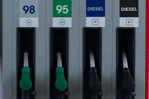 Jakie oznaczenie ma diesel? Odkryj znaczenie symbolu B i więcej
