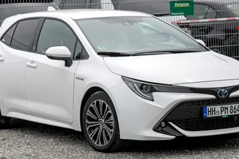 Toyota Corolla: poznaj segment i klasę najpopularniejszego samochodu świata