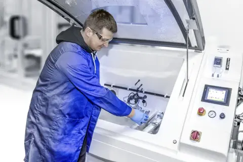 Niewidzialna tarcza. Wyzwania w testowaniu laboratoryjnym powłok antykorozyjnych dla Automotive