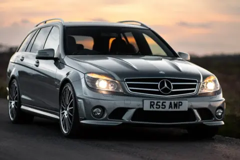 Mercedes C63 AMG W204 - wyjątkowe osiągi i niezawodność w sporcie