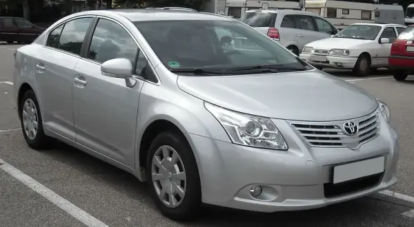 Opinie o Toyota Avensis 1.8 benzyna z gazem - Warto czy nie warto?