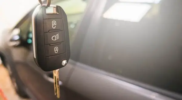 Jak działa inteligentny kluczyk Toyota - wszystko co musisz wiedzieć