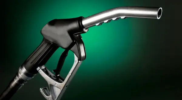 Ropa to benzyna czy diesel - co wybrać, aby zaoszczędzić?