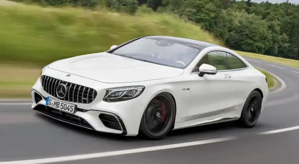 Mercedes S63 AMG Coupe – luksusowy samochód z niesamowitymi osiągami i stylem