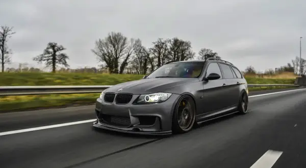 Tuning BMW E91: modyfikacje, które poprawią osiągi i wygląd auta