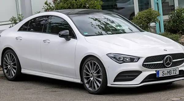 Mercedes-Benz CLA Coupe - historia, specyfikacje, wnętrze i opinie użytkowników