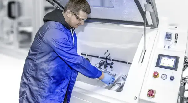 Niewidzialna tarcza. Wyzwania w testowaniu laboratoryjnym powłok antykorozyjnych dla Automotive