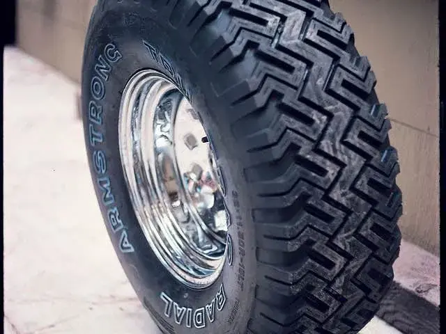 Jakie opony wybrać do Jeep WK z liftem 2 cale dla lepszej przyczepności