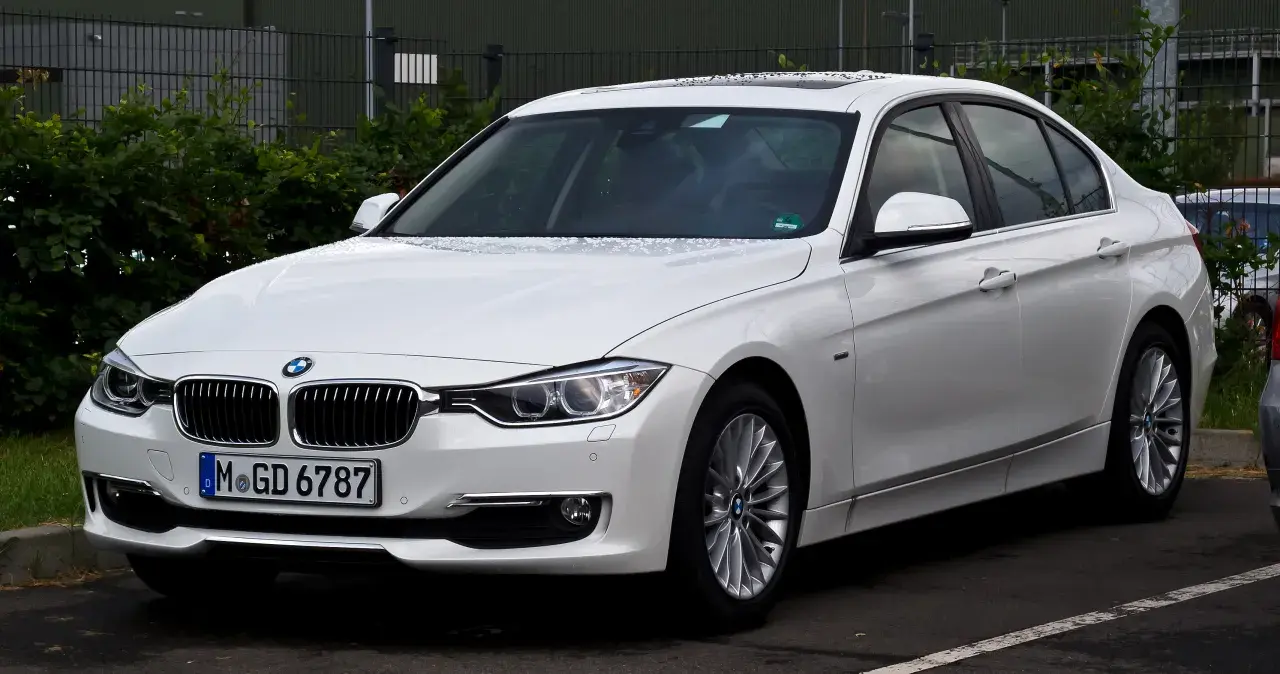 BMW Seria 3 F30 - wszystko, co musisz wiedzieć o tym modelu